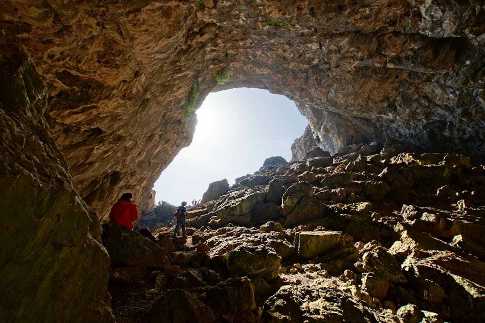 Πεζοπορία στο Νότιο Ψηλορείτη: Βοριζανό Φαράγγι, Καμαραϊκό Σπήλαιο, Οροπέδιο Νίδα (Pics) runbeat.gr 